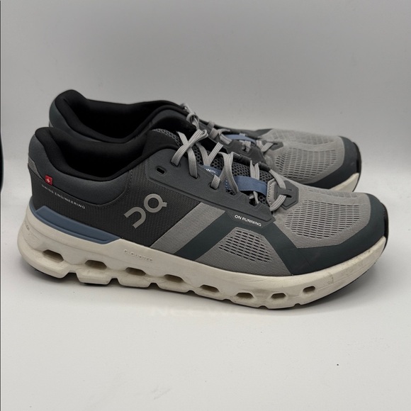 On Running CLOUTRUNNER Men's 10.5 Gray and Black Athletic Shoes S21